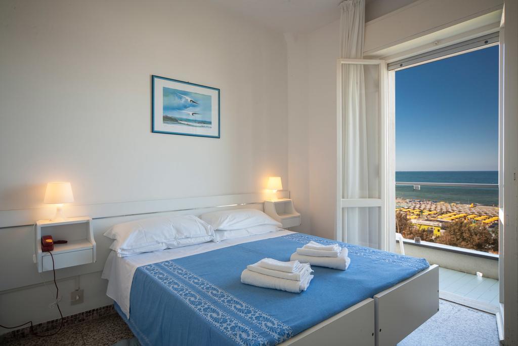 Hotel Madison Риччоне Экстерьер фото