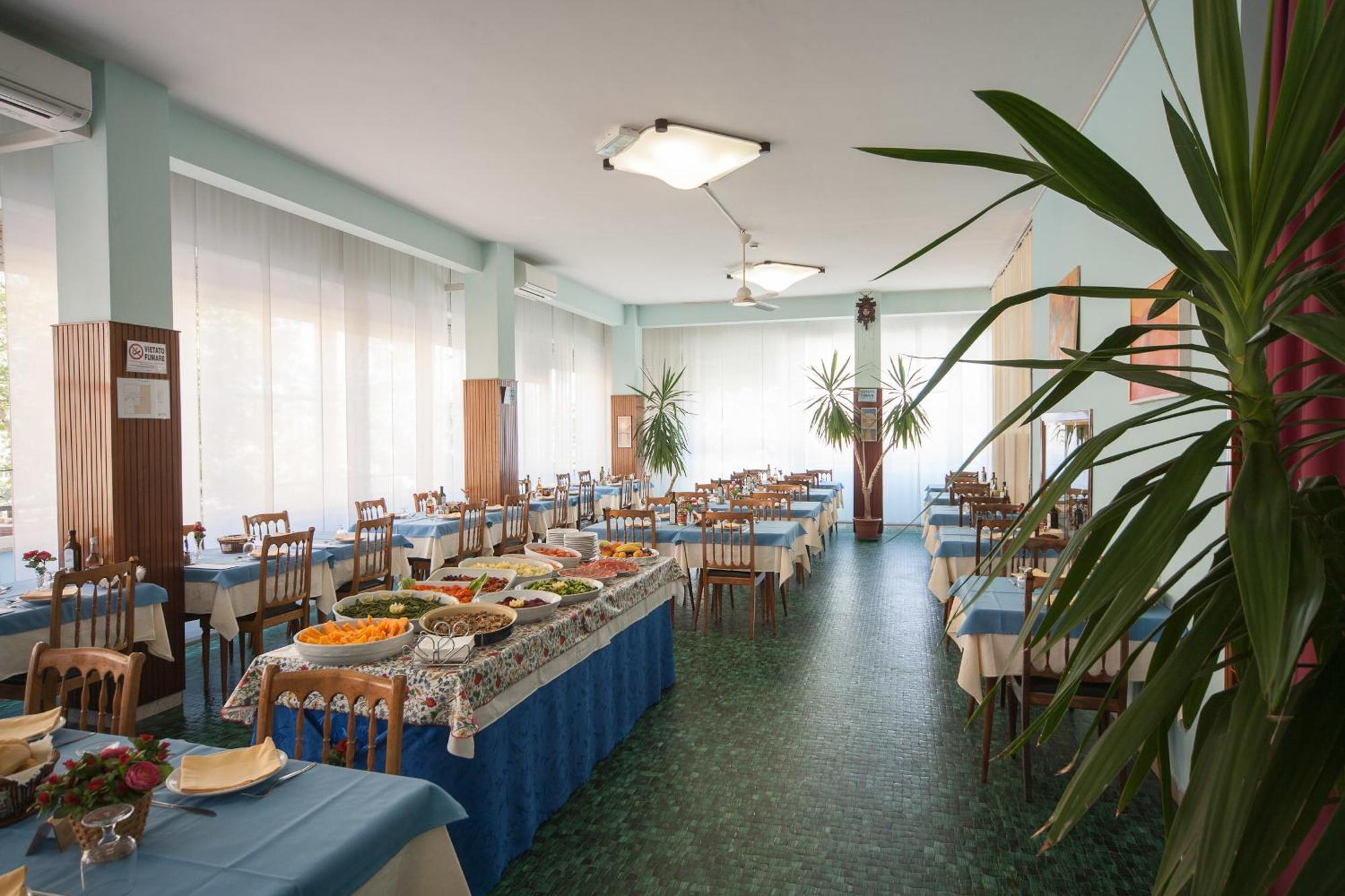 Hotel Madison Риччоне Экстерьер фото