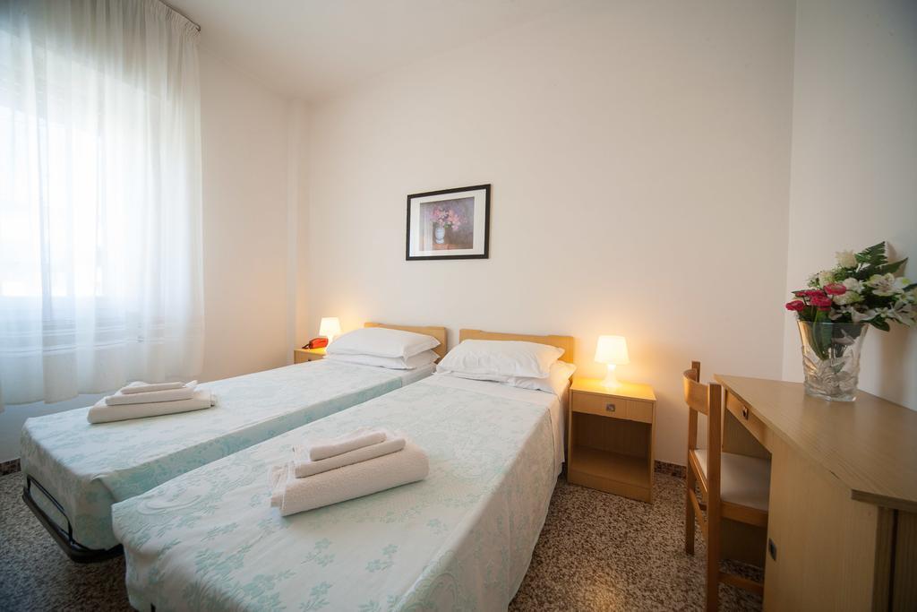 Hotel Madison Риччоне Экстерьер фото