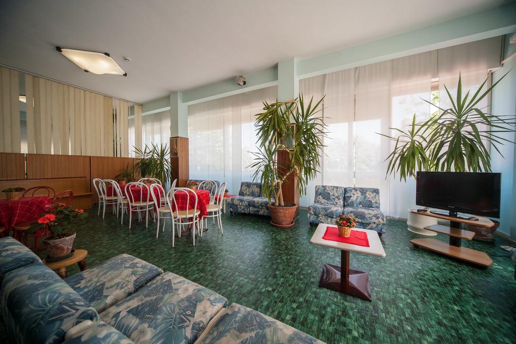 Hotel Madison Риччоне Экстерьер фото